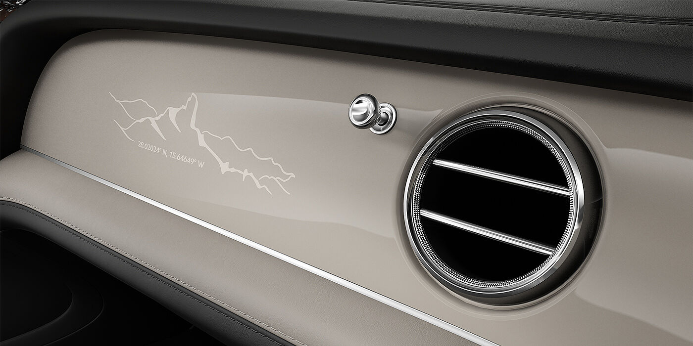 Thomas Exclusive Cars GmbH Bentayga EWB Artenara Edition SUV Piano Linen veneer with Artenara inlay detail