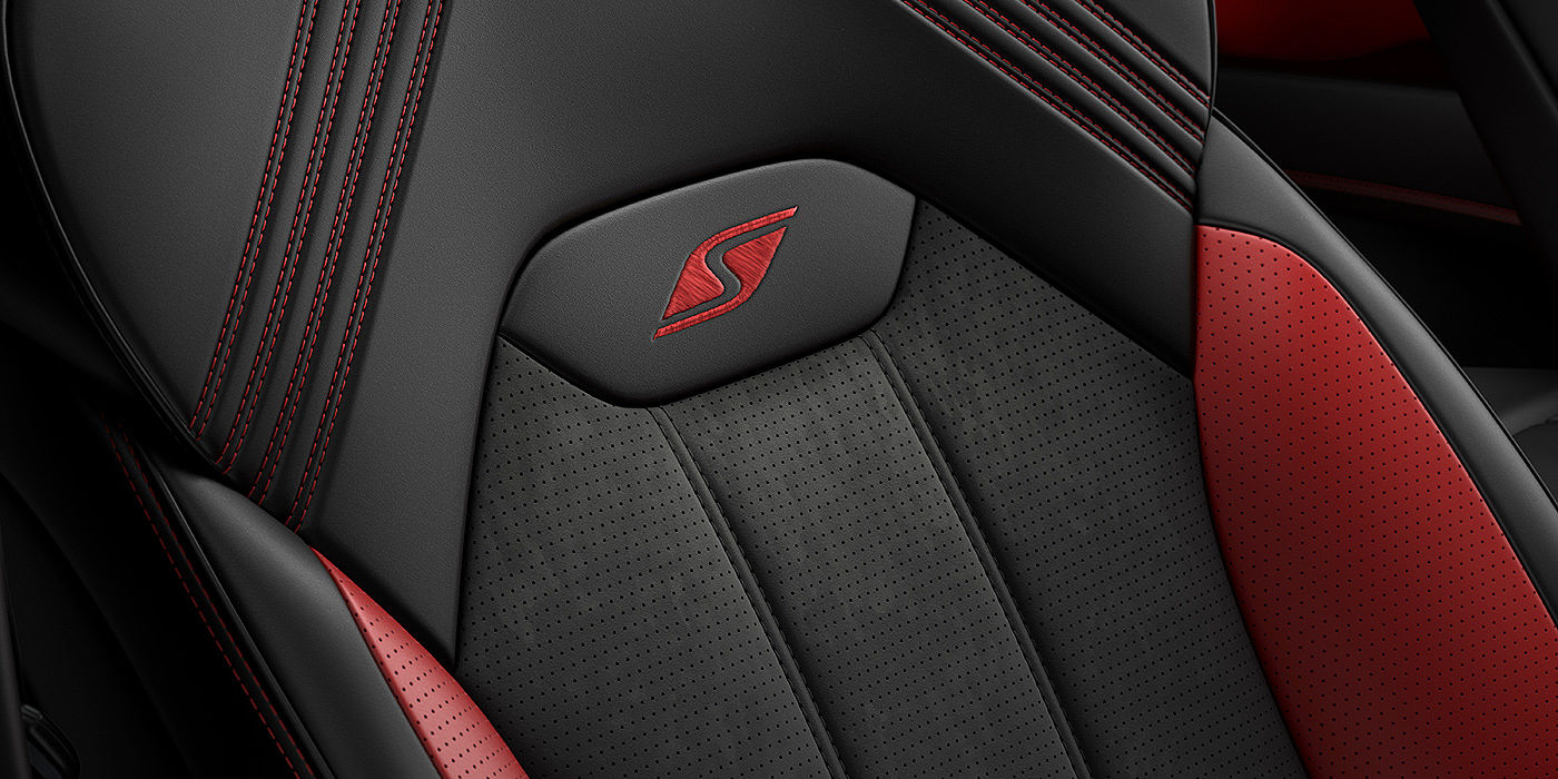 Thomas Exclusive Cars GmbH Bentley Bentayga S seat with detailed red Hotspur stitching and black Beluga coloured hide. 