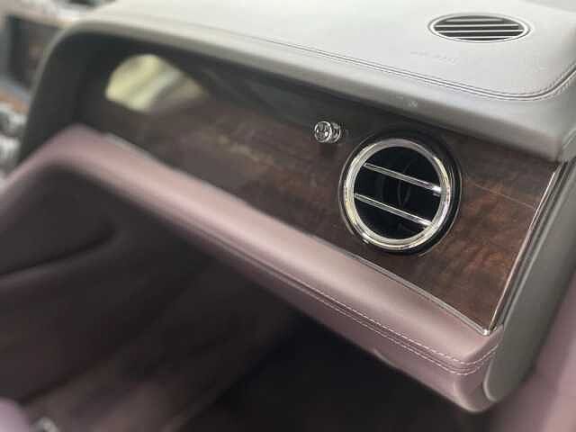 22:Bentley Bentayga V8, SUV, Glacier White, Thomas Exclusive Cars GmbH