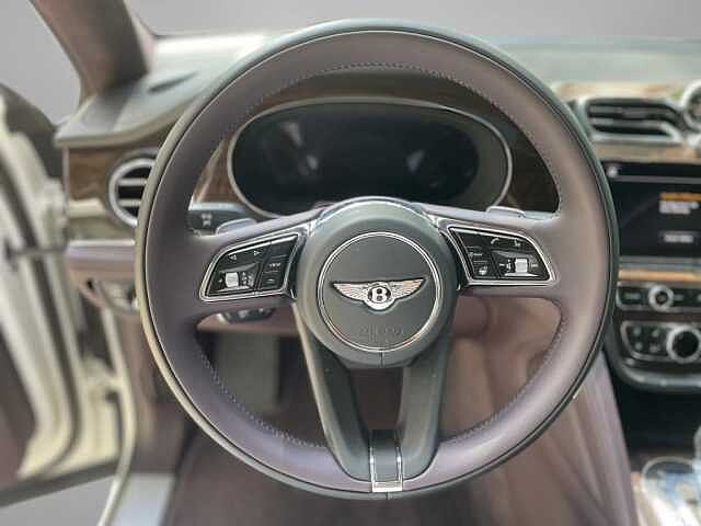 13:Bentley Bentayga V8, SUV, Glacier White, Thomas Exclusive Cars GmbH