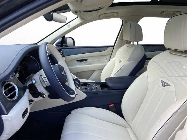 1:Bentley Bentayga Atelier Edition V8, SUV, Light Onyx, Thomas Exclusive Cars GmbH